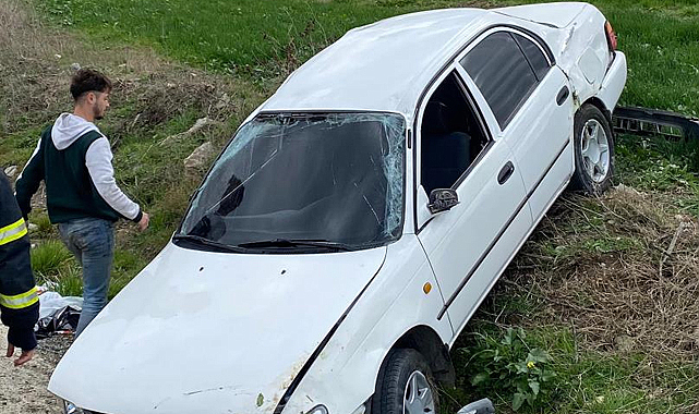 Samsun'da otomobil tarlaya uçtu