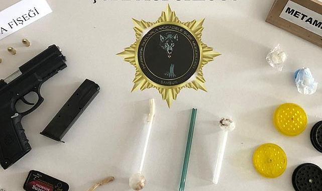 Samsun'da uyuşturucu ve silahla yakalanan 2 kişi gözaltına alındı