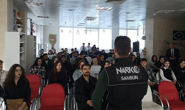 Samsun polisi, uyuşturucuya karşı bilgilendiriyor