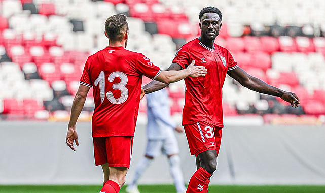 Kingsley formaya yaklaştı