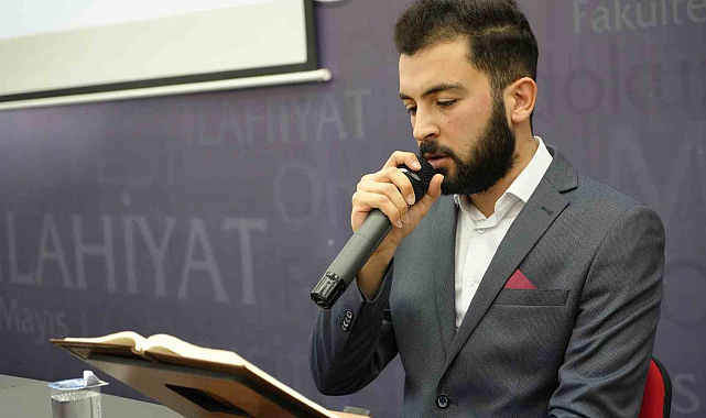 Üniversite öğrencileri Kur'an-ı Kerimi en güzel okumak için yarıştı