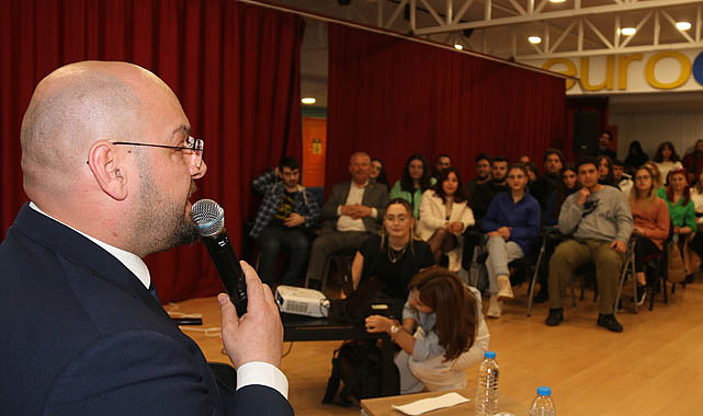 Üniversiteli gençler sordu, Türkel cevapladı