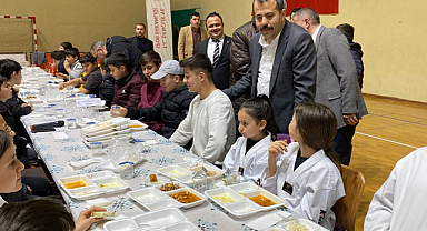 Vezirköprü’de sporcular iftarda buluştu