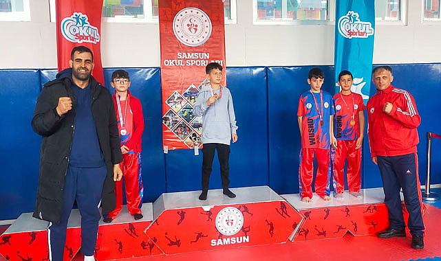 Wushu’nun birincileri madalyalarını aldı