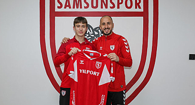 Zeki Yavru'dan genç oyuncuya imzalı forma