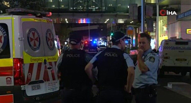 Alışveriş merkezine bıçaklı saldırı: 5 ölü