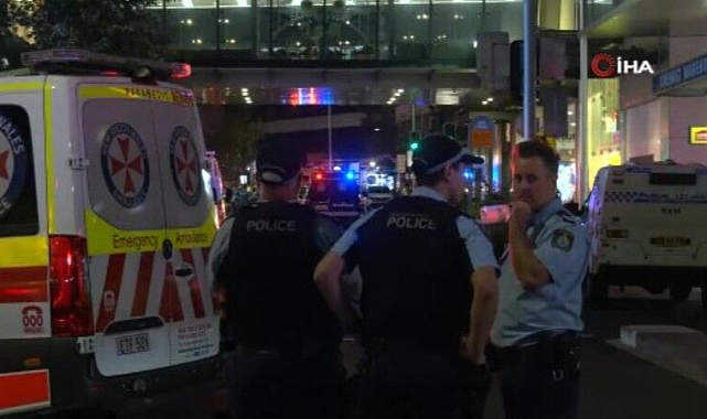Alışveriş merkezine bıçaklı saldırı: 5 ölü