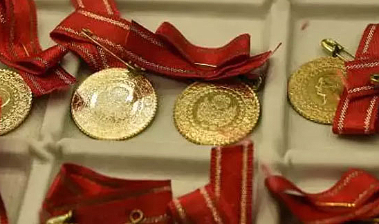 Altın fiyatları haftaya düşüşle başladı