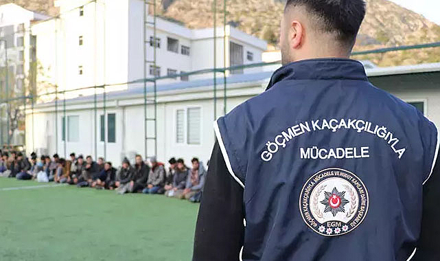 Amasya’da bakır yüklü TIR'ın dorsesinden 64 kaçak göçmen çıktı