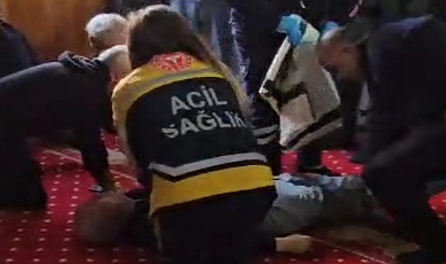 Bayram namazını kılarken hayatını kaybetti