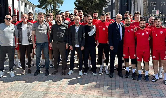 Ertem ve Berkem  futbolcularla buluştu