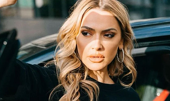 Hadise Bayramı anne evinde geçiriyor