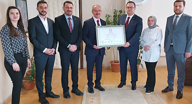 Hüseyin Dündar mazbatasını aldı