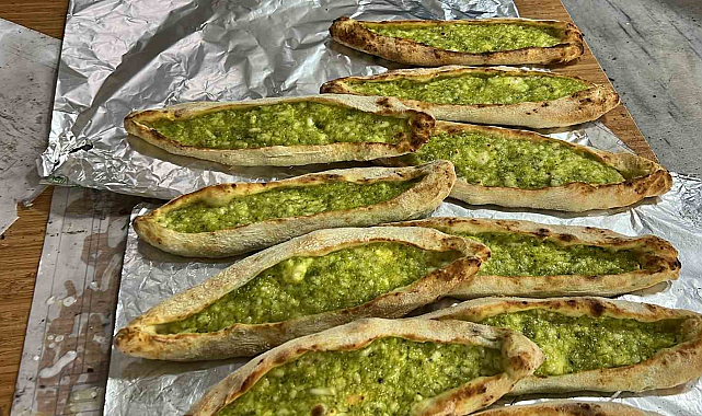 İftar sofralarının lezzetli yiyeceği fıstıklı börek