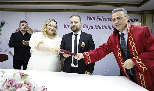 İlkadım Belediye Başkanı İhsan Kurnaz ilk nikahını kıydı