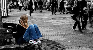 Kalabalıklar arasında yalnız hissetmek