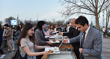OMÜ’de 2 bin 500 öğrencinin katılımıyla iftar