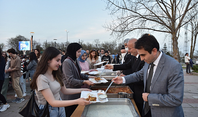 OMÜ’de 2 bin 500 öğrencinin katılımıyla iftar