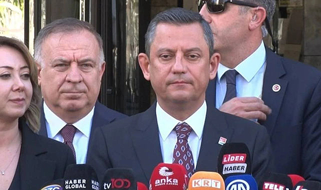 Özgür Özel'den 'saçını boyattı' iddiasına yanıt