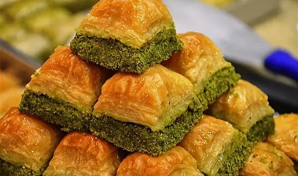 Rüyada fıstıklı baklava görmek ne anlama gelir?