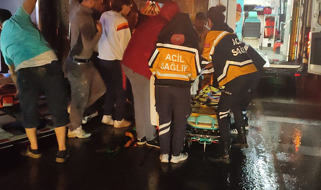 Samsun'da ambulans devrildi! Hasta ve refakatçi yaralandı