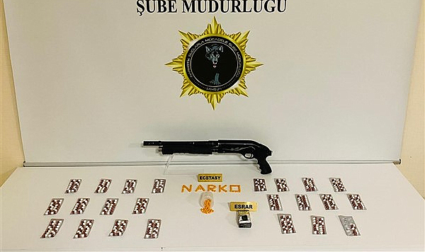 Samsun'da bir kişi uyuşturucu haplarla yakalandı
