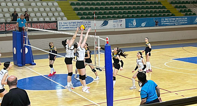 Samsun'da filenin sultanları galibiyetle başladı