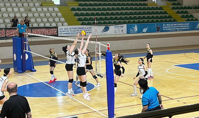 Samsun'da filenin sultanları galibiyetle başladı