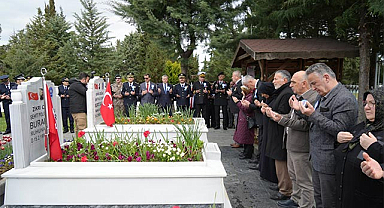 Samsun’da şehit polisler mezarı başında anıldı