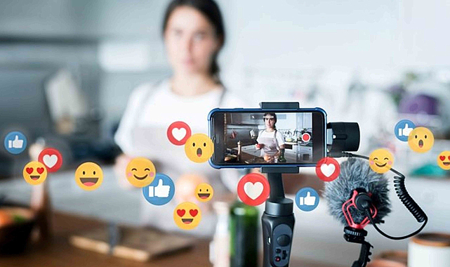 Sosyal medya fenomeni olarak para kazanmak