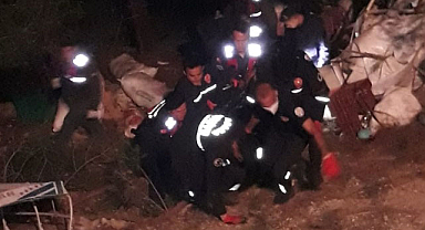 Tarım işçilerini taşıyan minibüs uçuruma düştü: 3 ölü, 18 yaralı