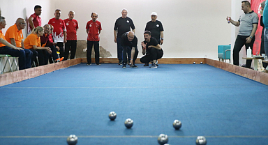 Tatilde bocce kapışması