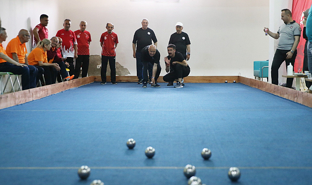 Tatilde bocce kapışması