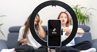 TikTok'ta Canlı yayın açarak para kazanmak