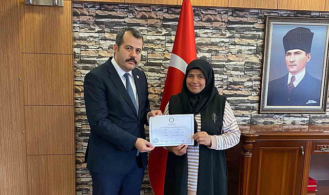 Vezirköprü'de tek kadın muhtar! Şerife Ak göreve başladı