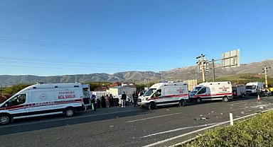 Yolcu otobüsü devrildi: 22 yaralı