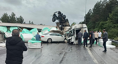 7 araç birbirine girdi! Çok sayıda yaralı