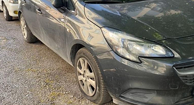 Ankara'da 20 otomobilin lastiklerini bıçakla kestiler