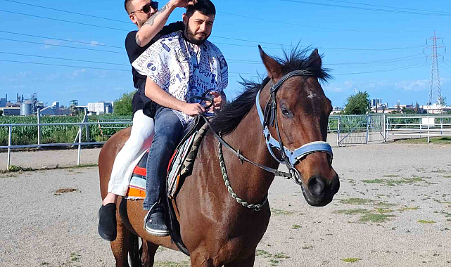 Bunu da gördük! At üzerinde tıraş