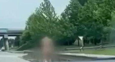 Cadde ortasında çırılçıplak dolaştı