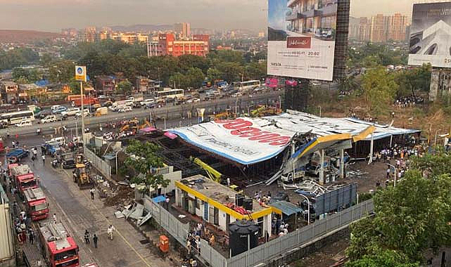 Dev reklam panosu yıkıldı: 14 ölü