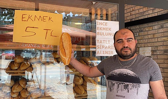 Ekmeğin fiyatını 8 TL'den 5 TL'ye indirdi