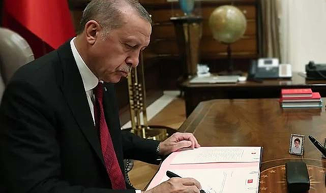 Gece yarısı görevden alma ve atama yapıldı