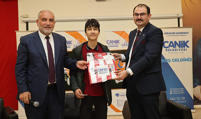 İbrahim Sandıkçı: Öğrencilerimizin daima yanındayız