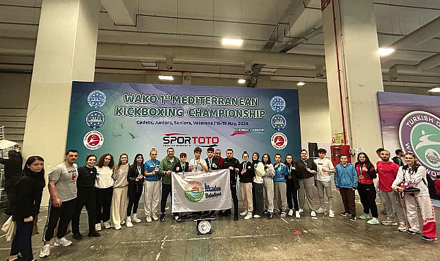 İlkadımlı kickboksçular madalyaları topladı