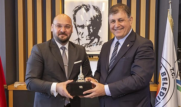 İzmir Belediye Başkanı Cemil Tugay'dan Serhat Türkel'e ziyaret