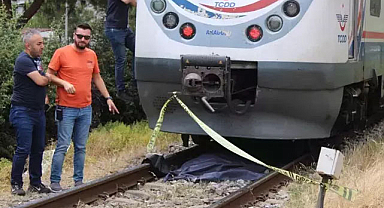 Karşıya geçmek isterken tren çarptı