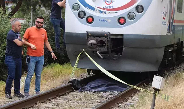 Karşıya geçmek isterken tren çarptı