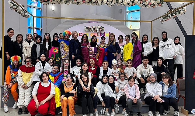 Kavak'ta okulda geleneksel çocuk gelişimi şenliği