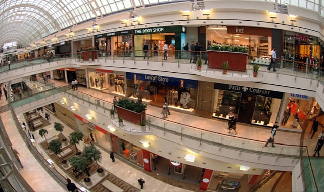 Mağaza geziyorlar alışveriş yapmıyorlar